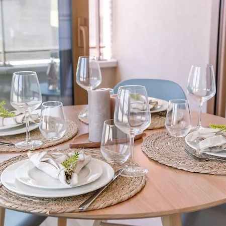 Huswell - Stylish With Terrace Near The *